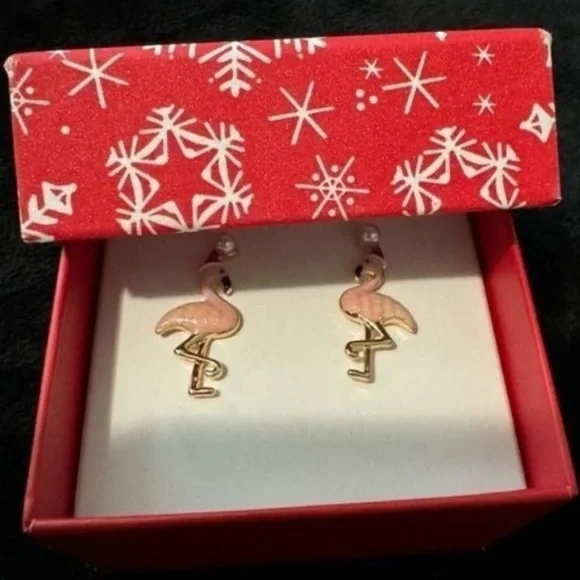 BETSEY JOHNSON Santa Claus Hat Pink Christmas Flamingos Dangle Drop Earrings NWT - Picture 4 of 7